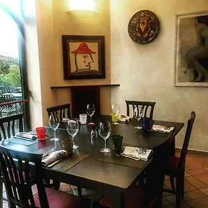  Hotel Latini
